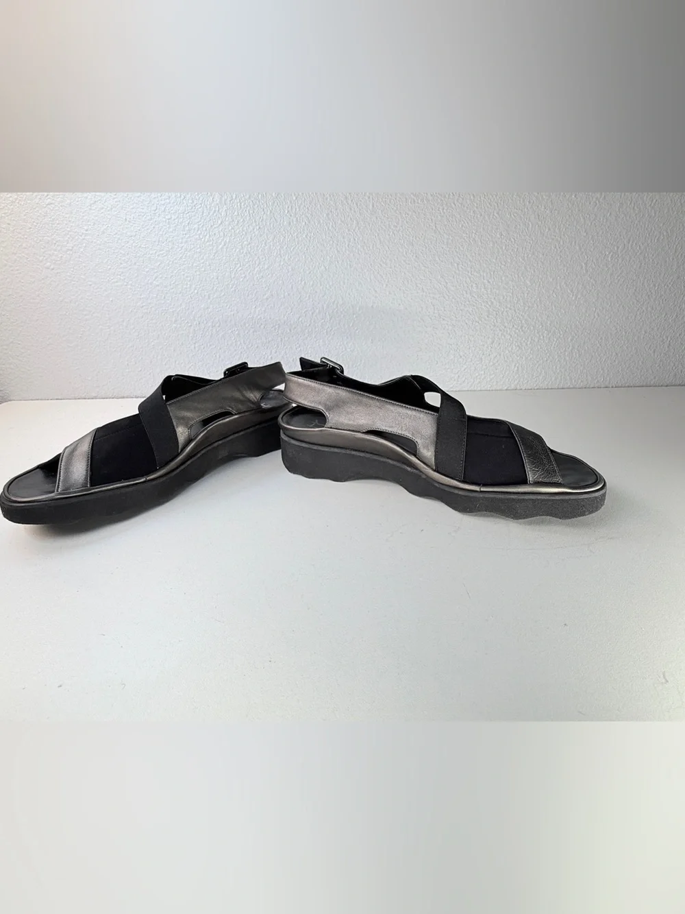 Thierry Rabotin Metallic Pewter Platform Comfort Sandals EU 38 womens size 8